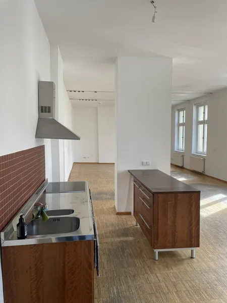 Loftartiges Wohnen in Berlin-Mitte mit Terrasse und flexiblem Raumkonzept — photo 1